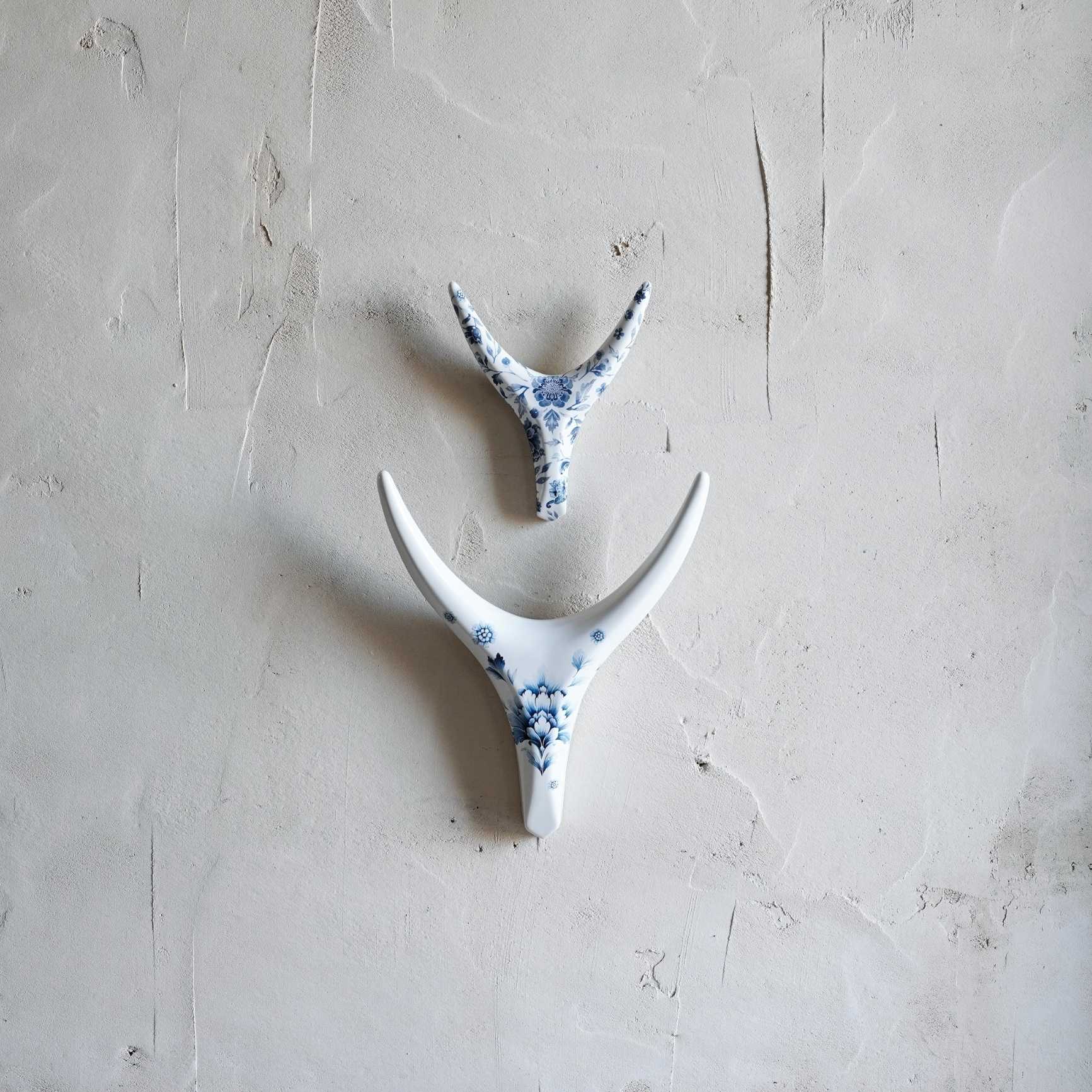 Blue & White Chinoiserie Porcelain Antler