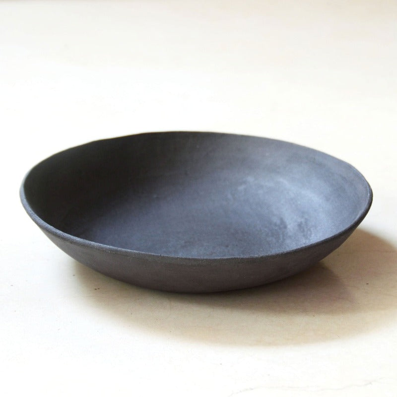 black bowl for salad